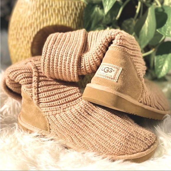 EUC UGG Cardy Sweater Sock Boots Sz. 7 Tan - Picture 1 of 9